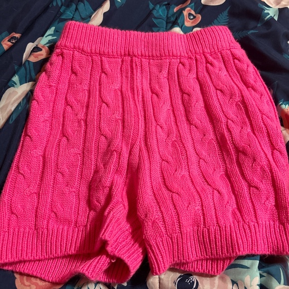 Pink knit shorts - Picture 1 of 2